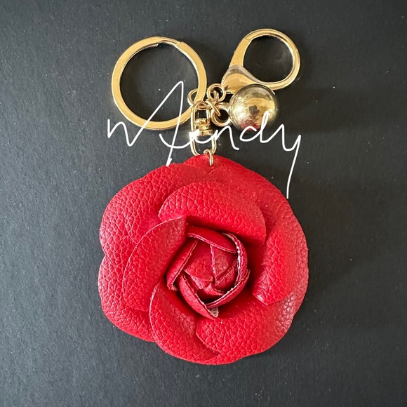 Camellia Red Flower Purse Bag Bling Sparkle BagCharm/Keychain - Picture 1 of 4